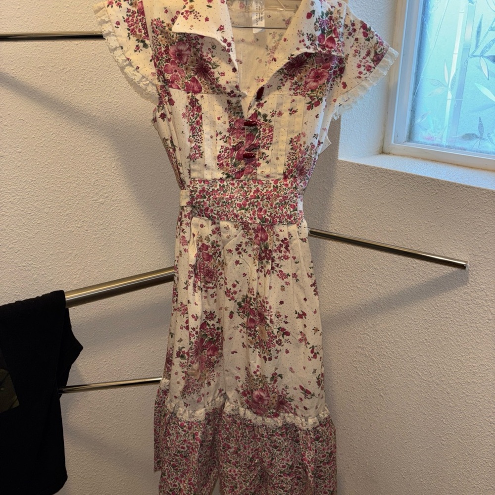 Floral Lace-Trim Midi Dress in Cream and Pink